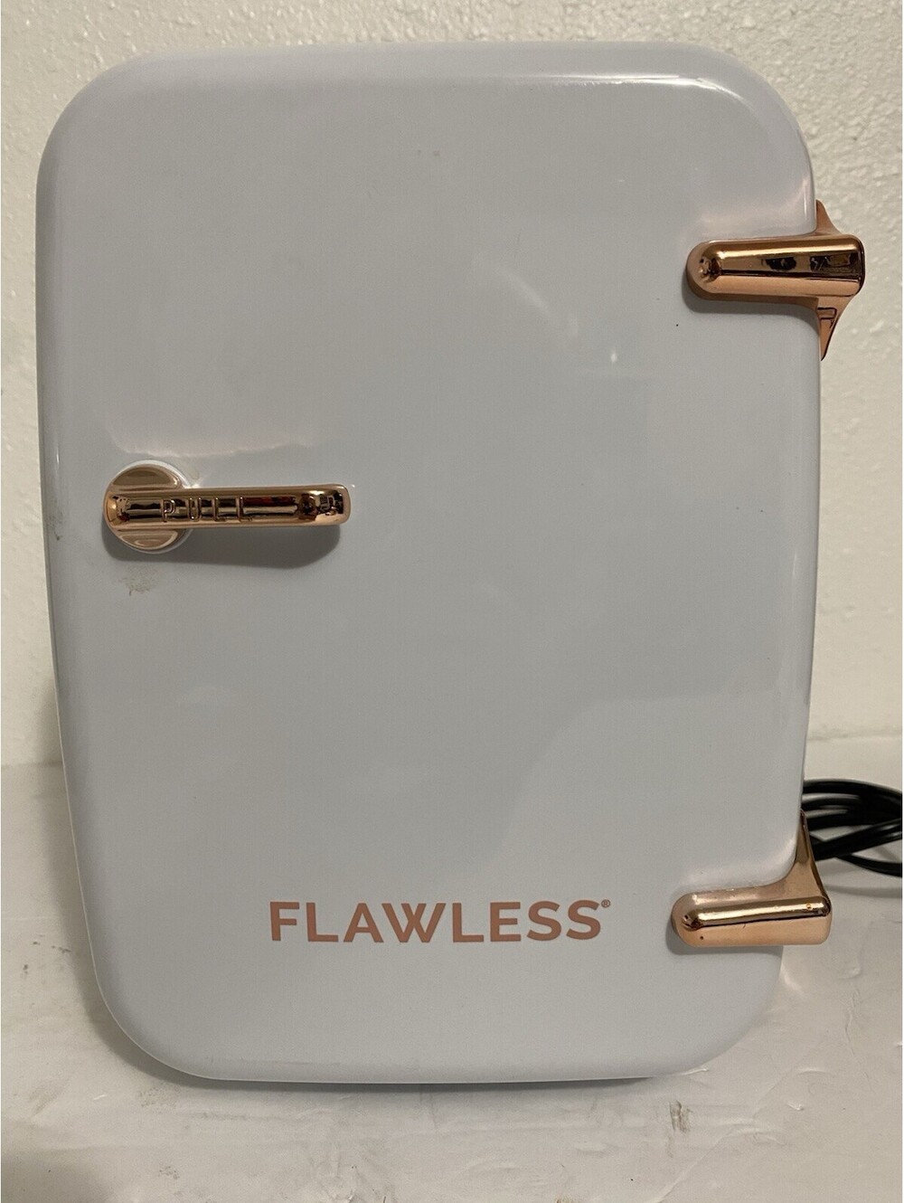 Finishing Touch Flawless Beauty Mini Refrigerator for Skincare and Makeup